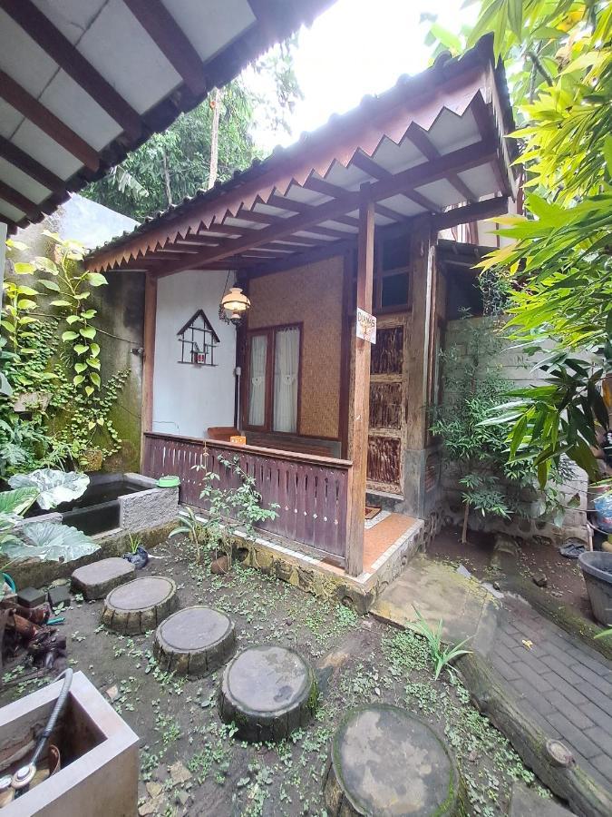 Diana'S Homestay Banyuwangi  Exterior photo