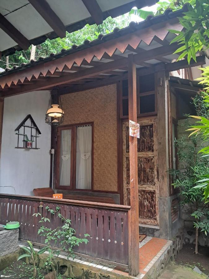Diana'S Homestay Banyuwangi  Exterior photo