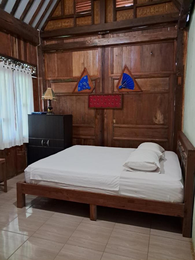 Diana'S Homestay Banyuwangi  Exterior photo