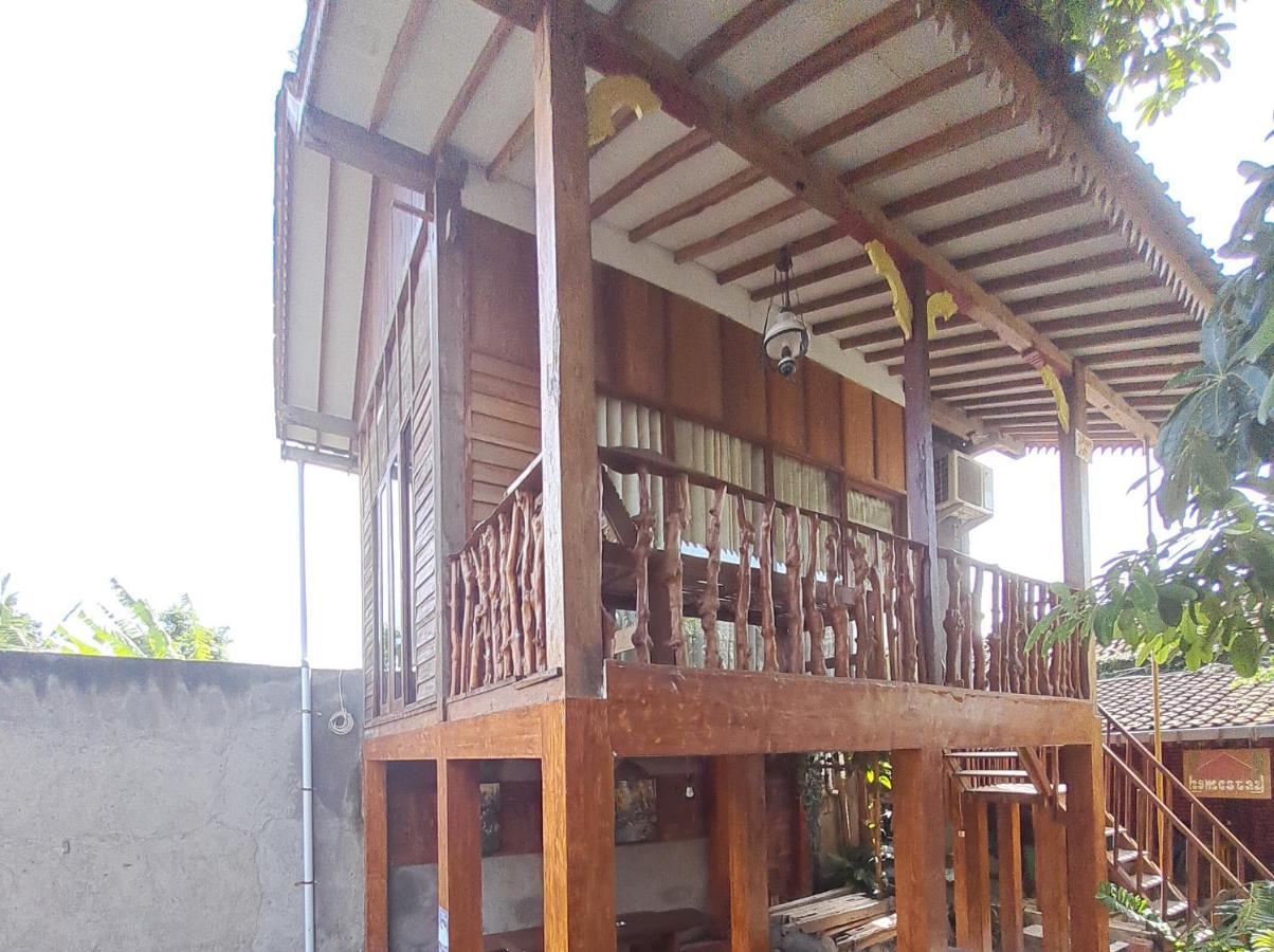 Diana'S Homestay Banyuwangi  Exterior photo