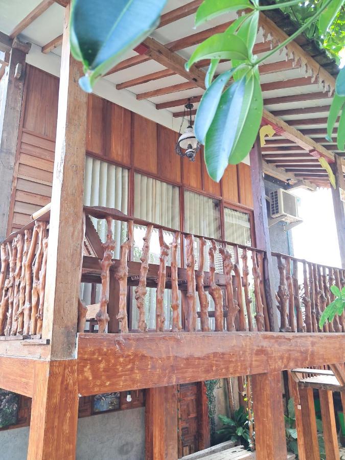 Diana'S Homestay Banyuwangi  Exterior photo