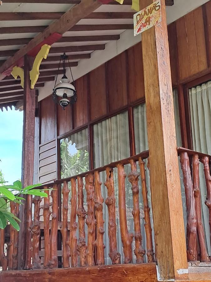 Diana'S Homestay Banyuwangi  Exterior photo