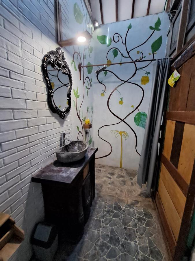 Diana'S Homestay Banyuwangi  Exterior photo