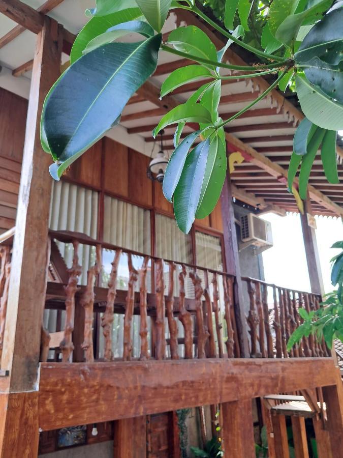 Diana'S Homestay Banyuwangi  Exterior photo