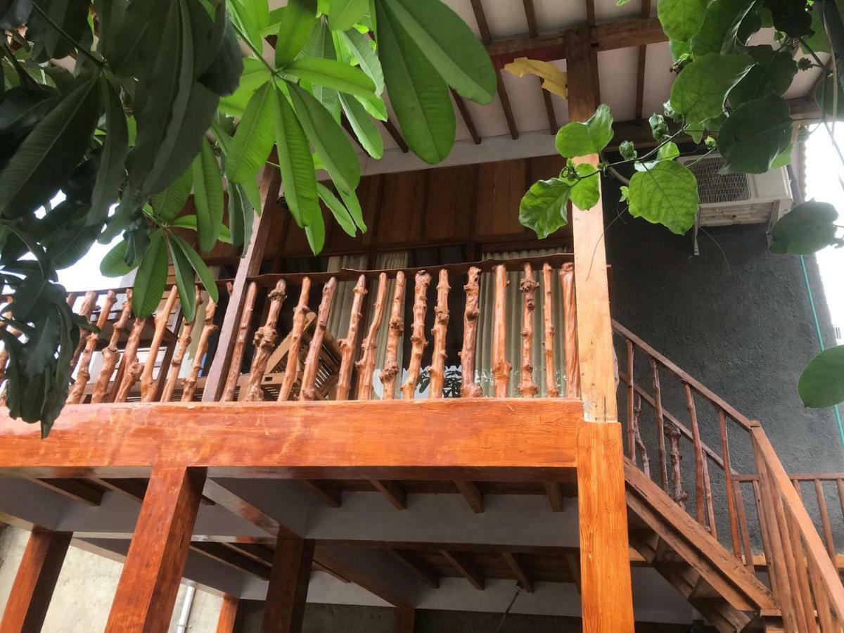 Diana'S Homestay Banyuwangi  Exterior photo