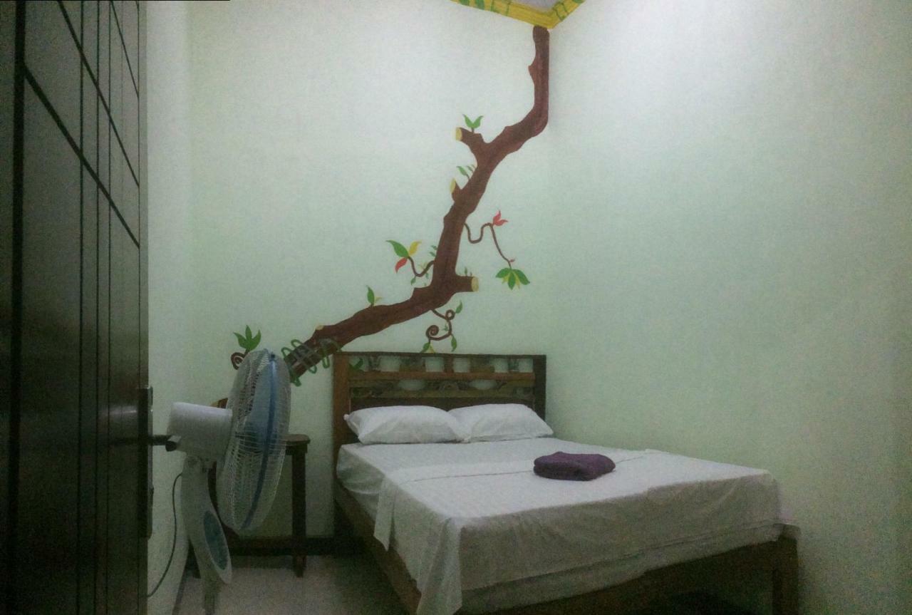 Diana'S Homestay Banyuwangi  Exterior photo